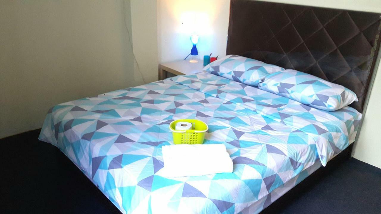Kampong Gadong Ez Lodgings מראה חיצוני תמונה