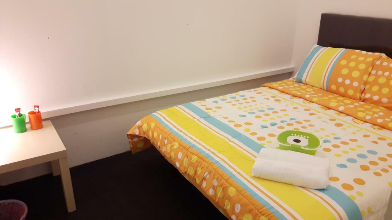 Kampong Gadong Ez Lodgings מראה חיצוני תמונה